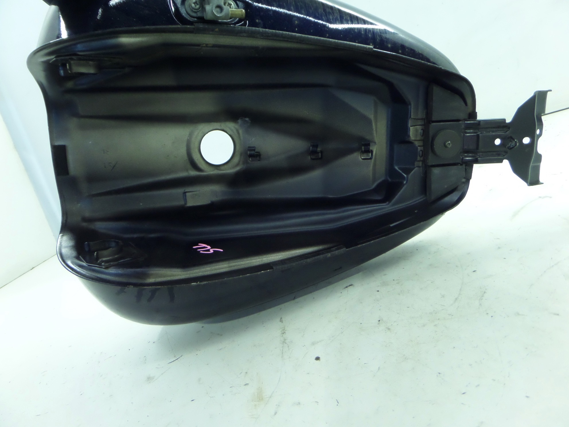 2005 yamaha v star 1100 gas cap